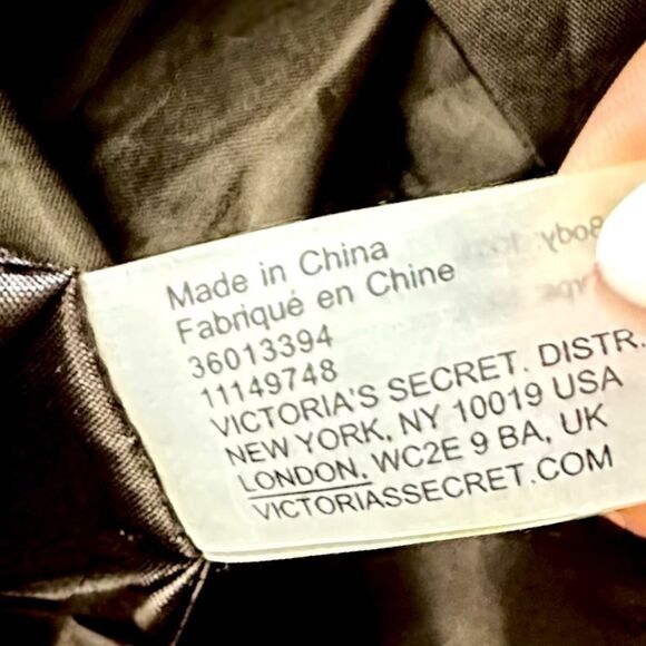 VICTORIA'S SECRET XL 2018 Black & Red Sequin Bling Glitter Weekend Tote Bag   ** - Picture 6 of 9